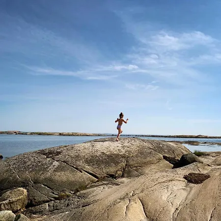 Solbakke Hvaler - Modern Close To Sea